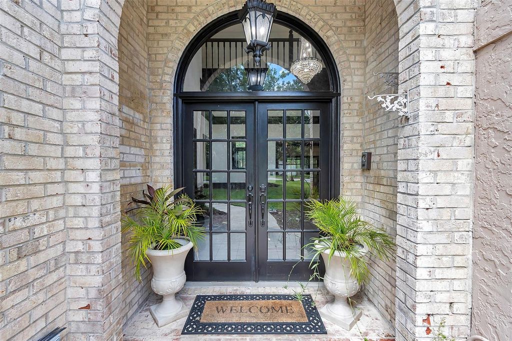 Photo of 9 Forest View Way, Ormond Beach, FL 32174 (MLS # OM707279)