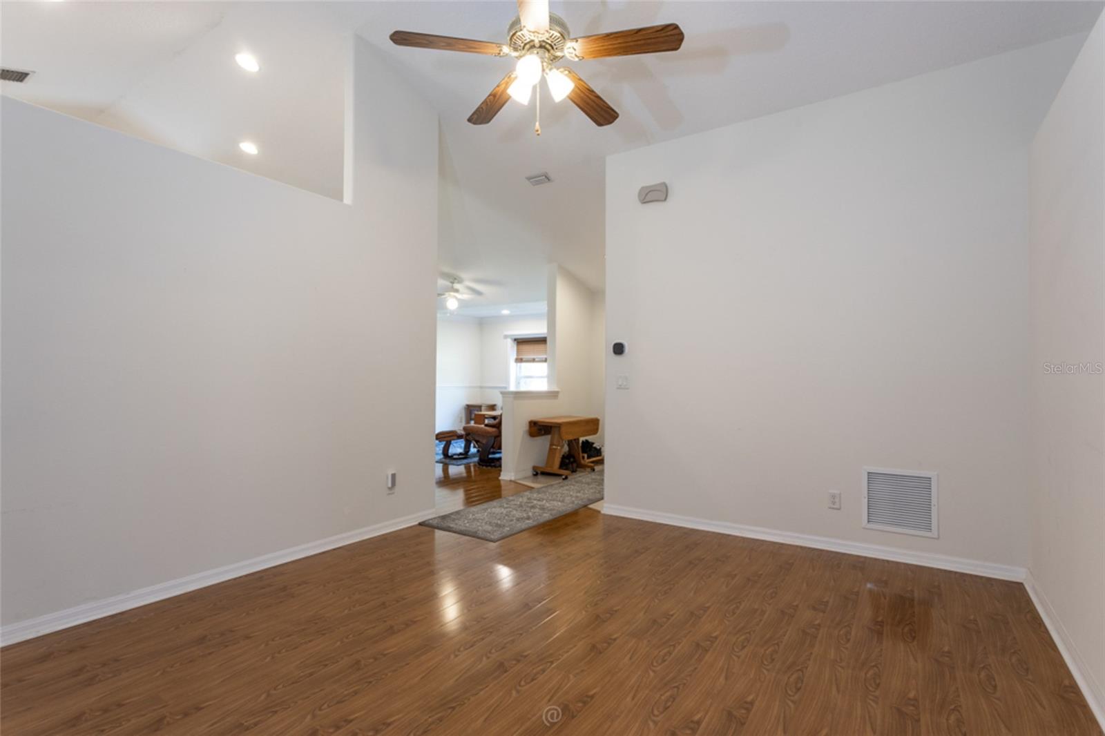 PINE LAKES - Residential