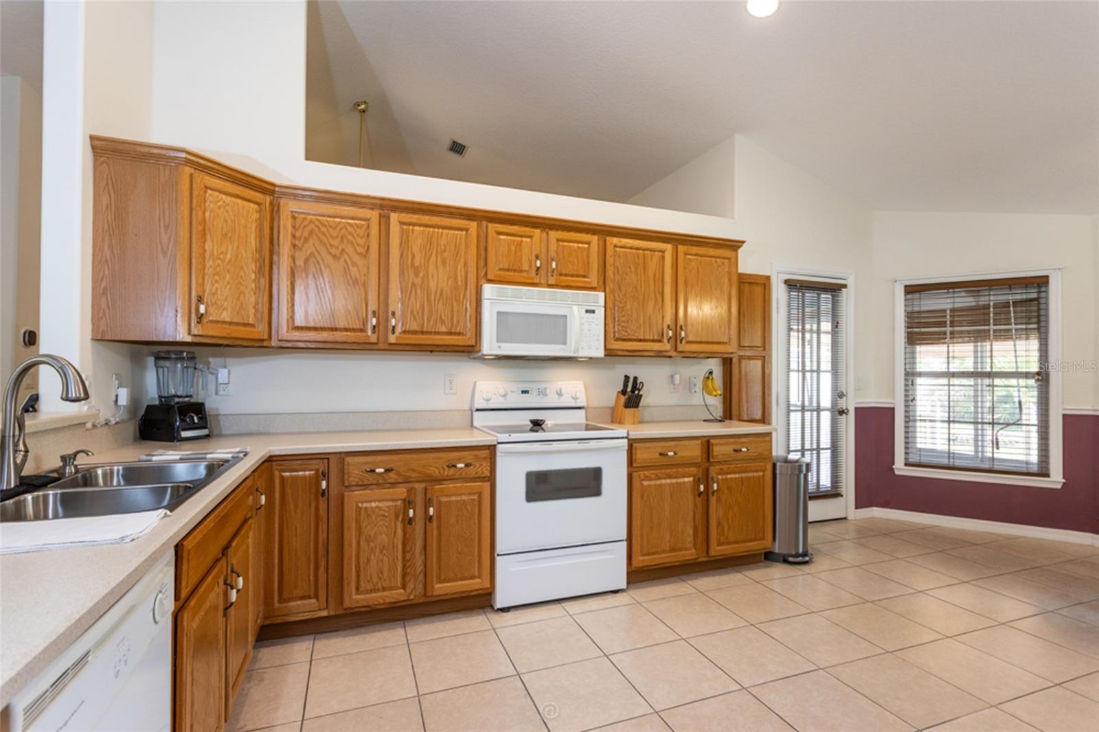 PINE LAKES - Residential