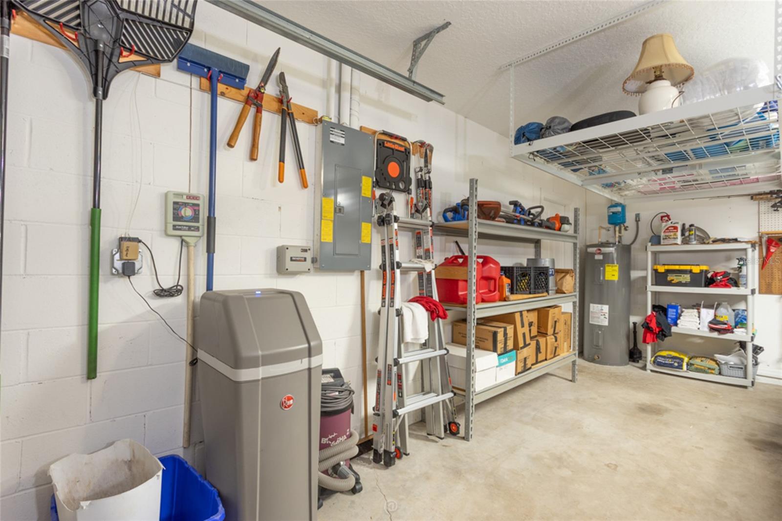 PINE LAKES - Residential