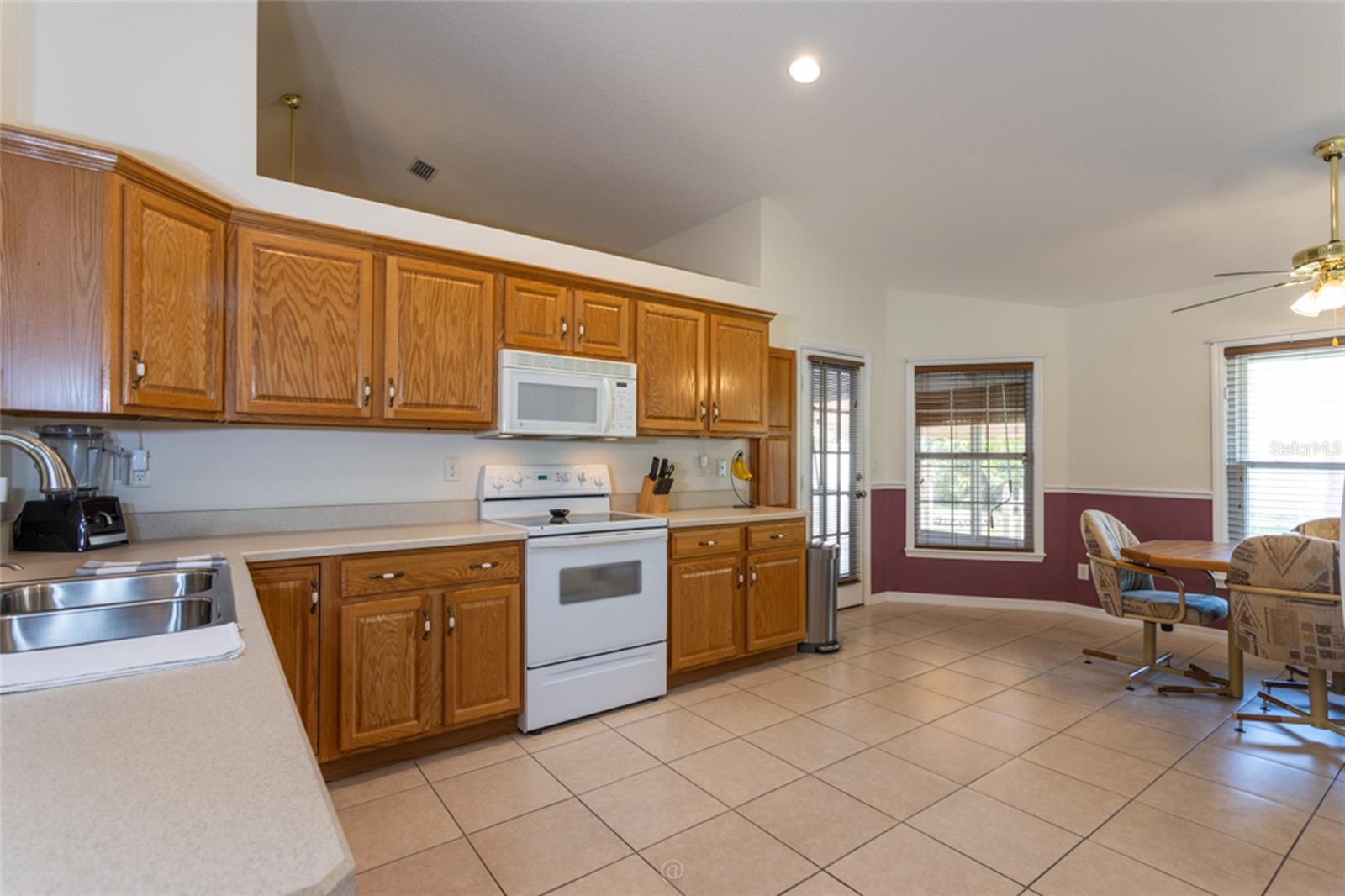 PINE LAKES - Residential