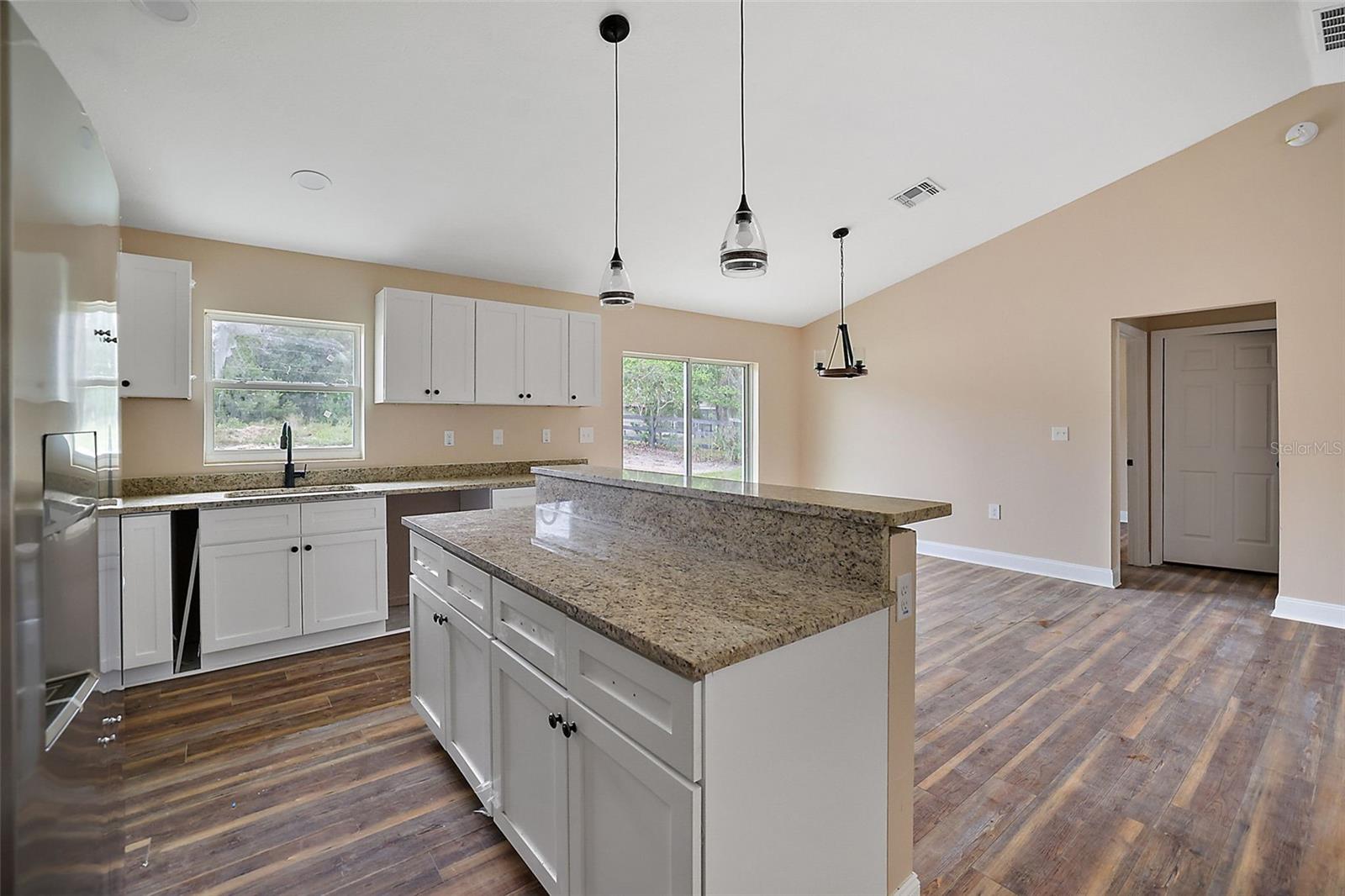 ROLLING RANCH ESTATE - Residential