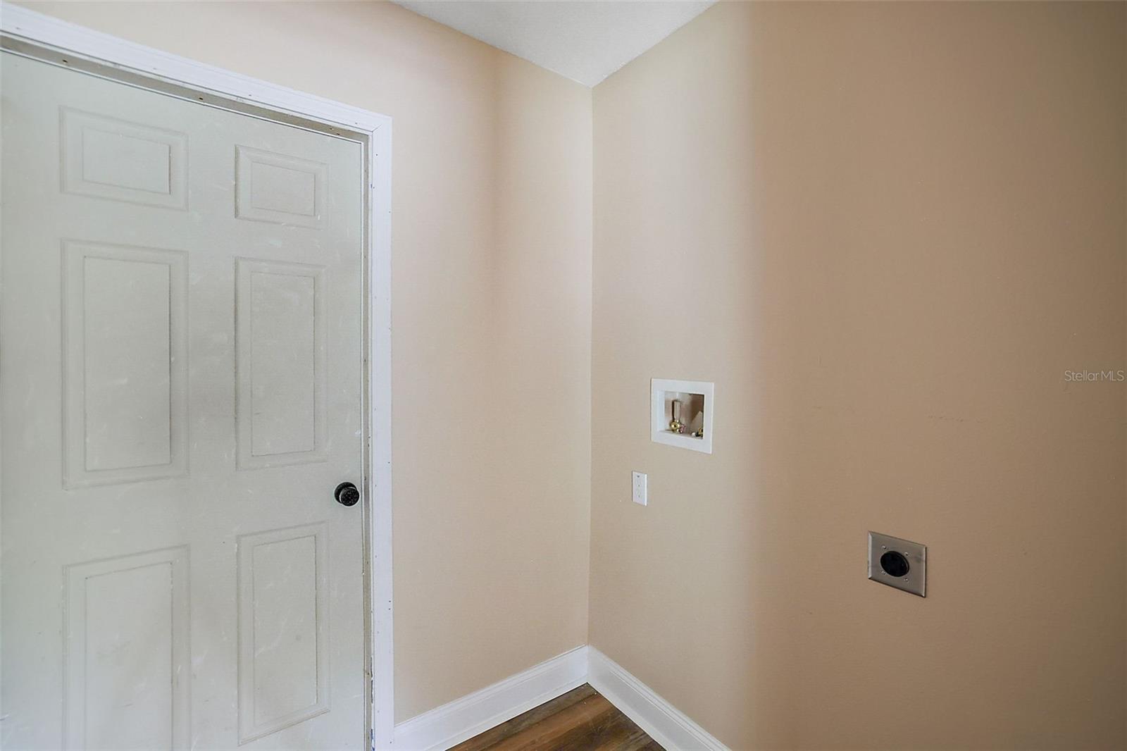 ROLLING RANCH ESTATE - Residential