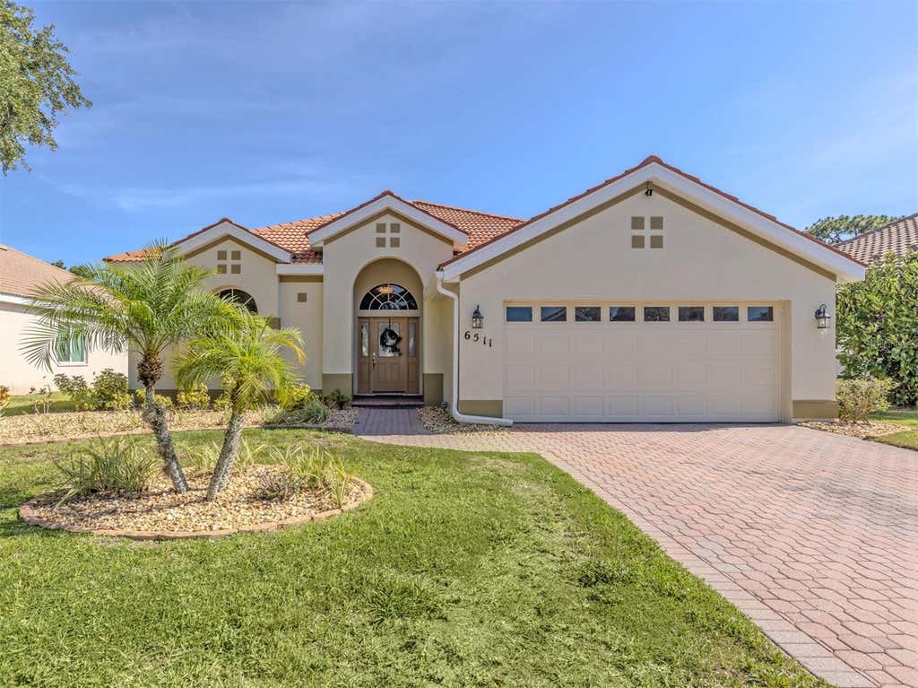 Photo of 6511 Westward Place, Bradenton, FL 34201 (MLS # A4696497)