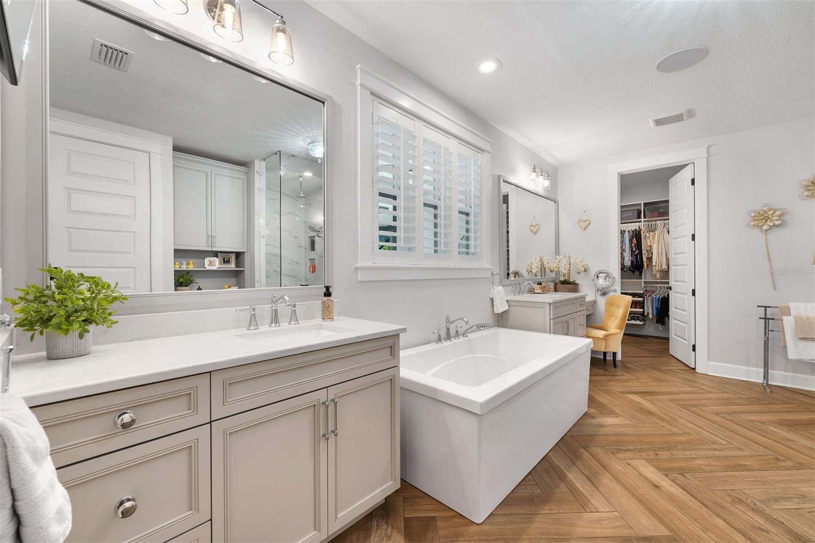 CLAIR MEL SUB UNIT - Residential