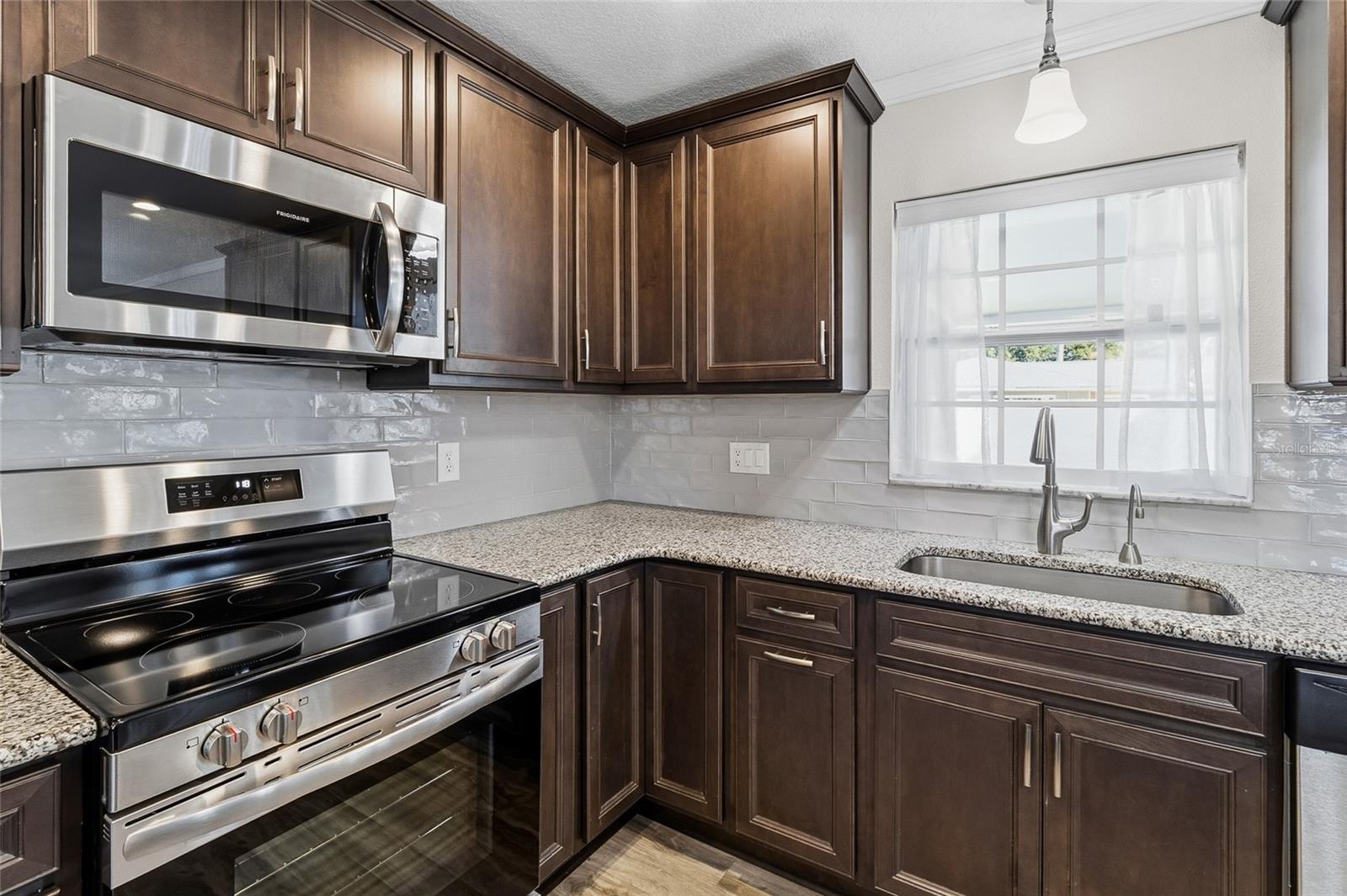 BARDMOOR GOLF VIEW ESTATE 3RD ADD - Residential