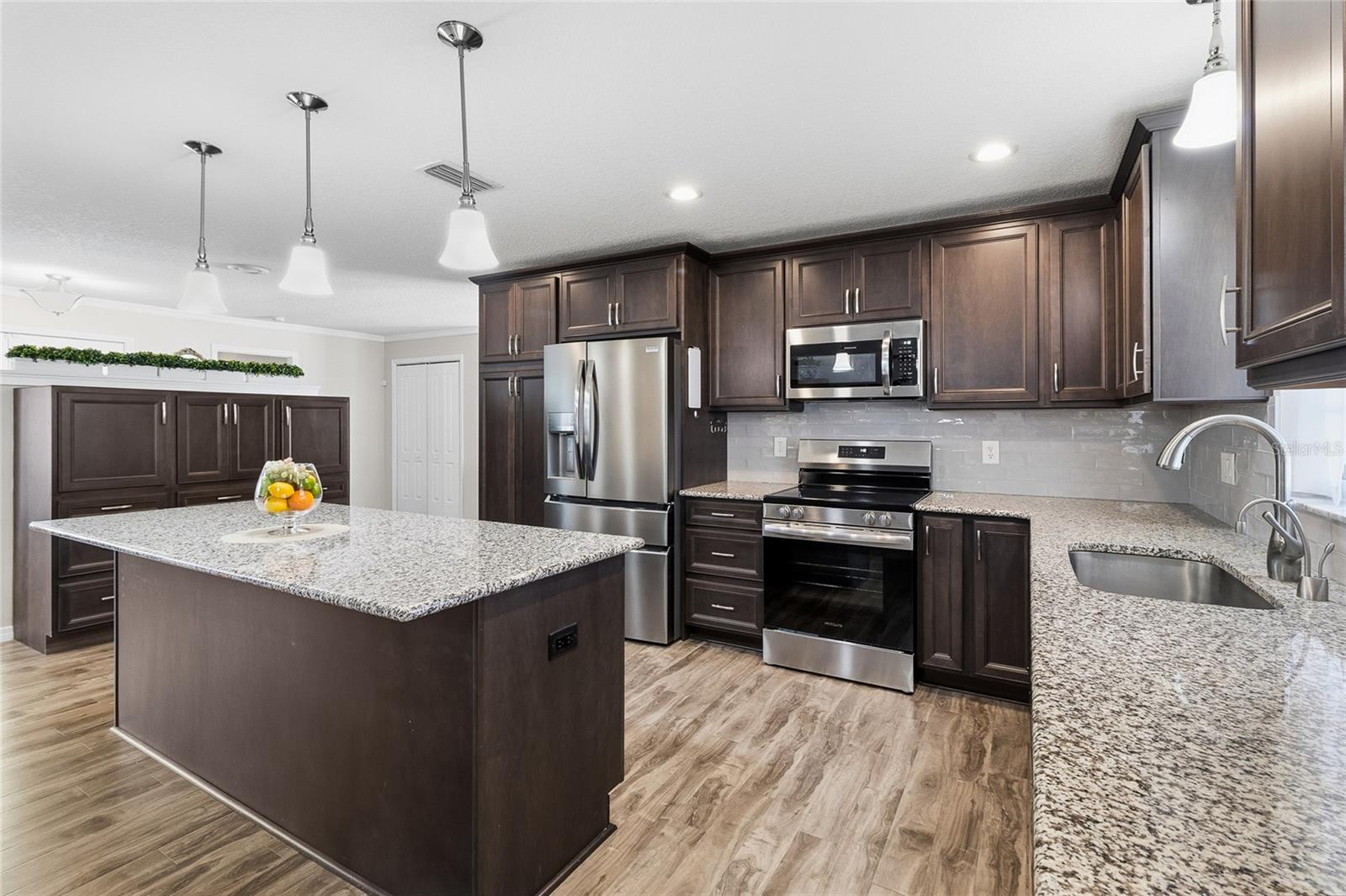 BARDMOOR GOLF VIEW ESTATE 3RD ADD - Residential