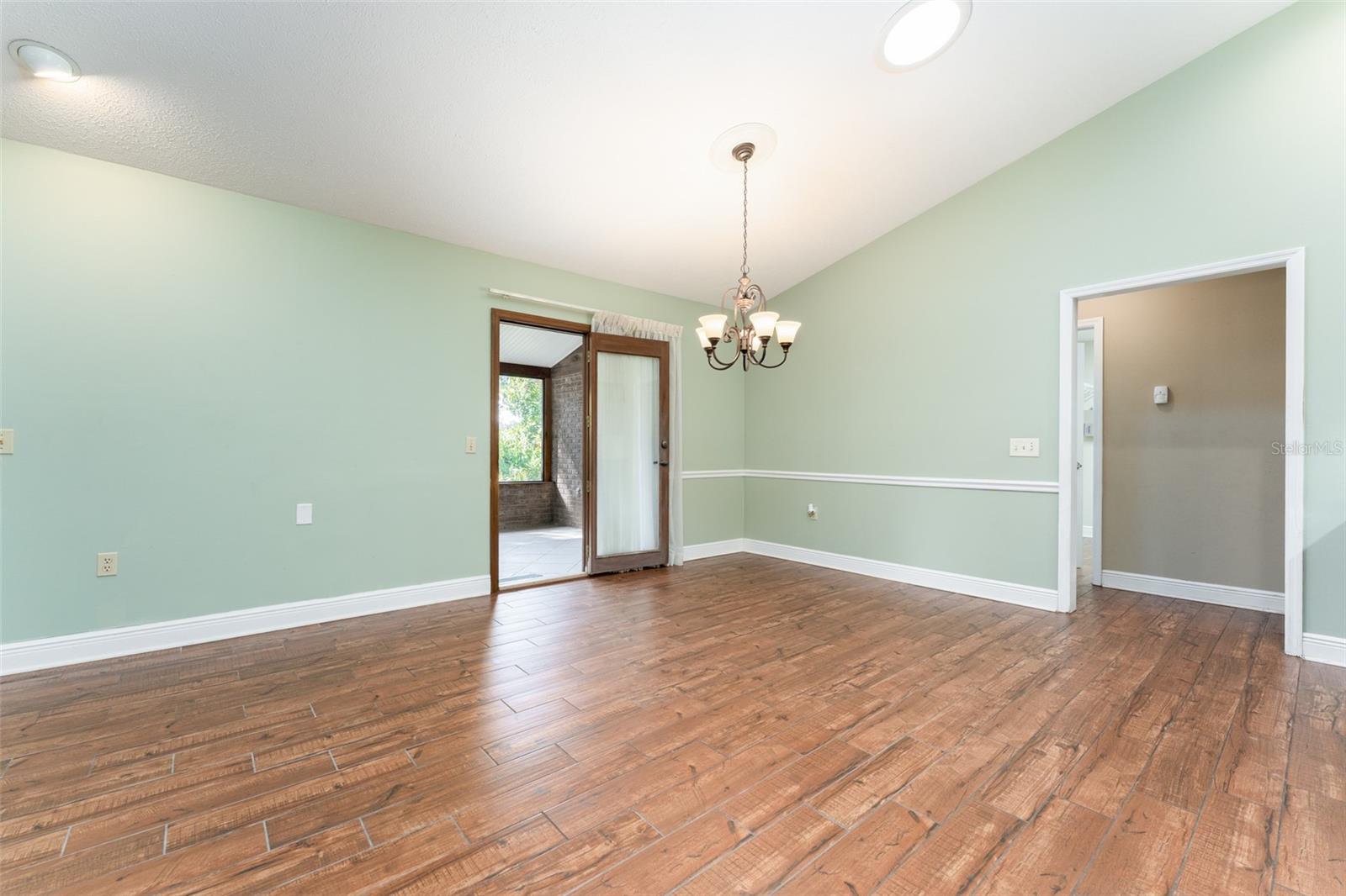 WELLINGTON - Residential