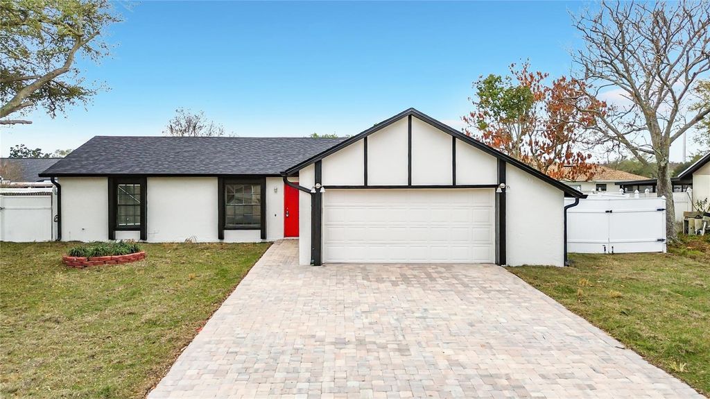 Photo of 115 Lindenwood Lane, Kissimmee, FL 34743 (MLS # S5144691)