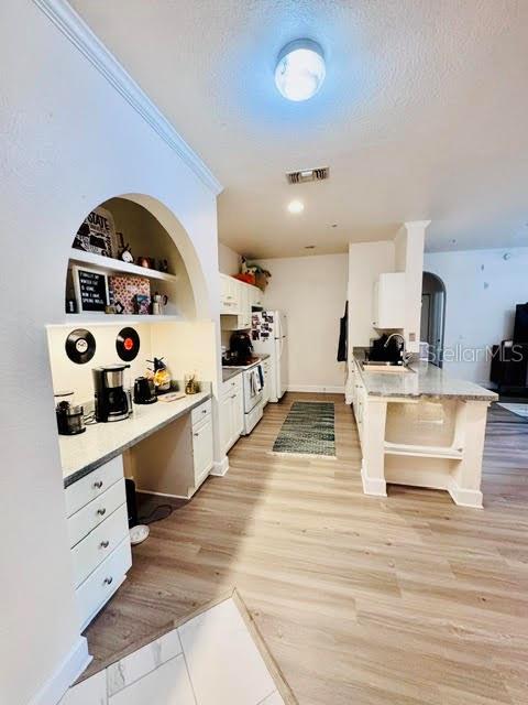 Casas a venda 3 - Jen Dantas 860 N ORANGE AVENUE 328