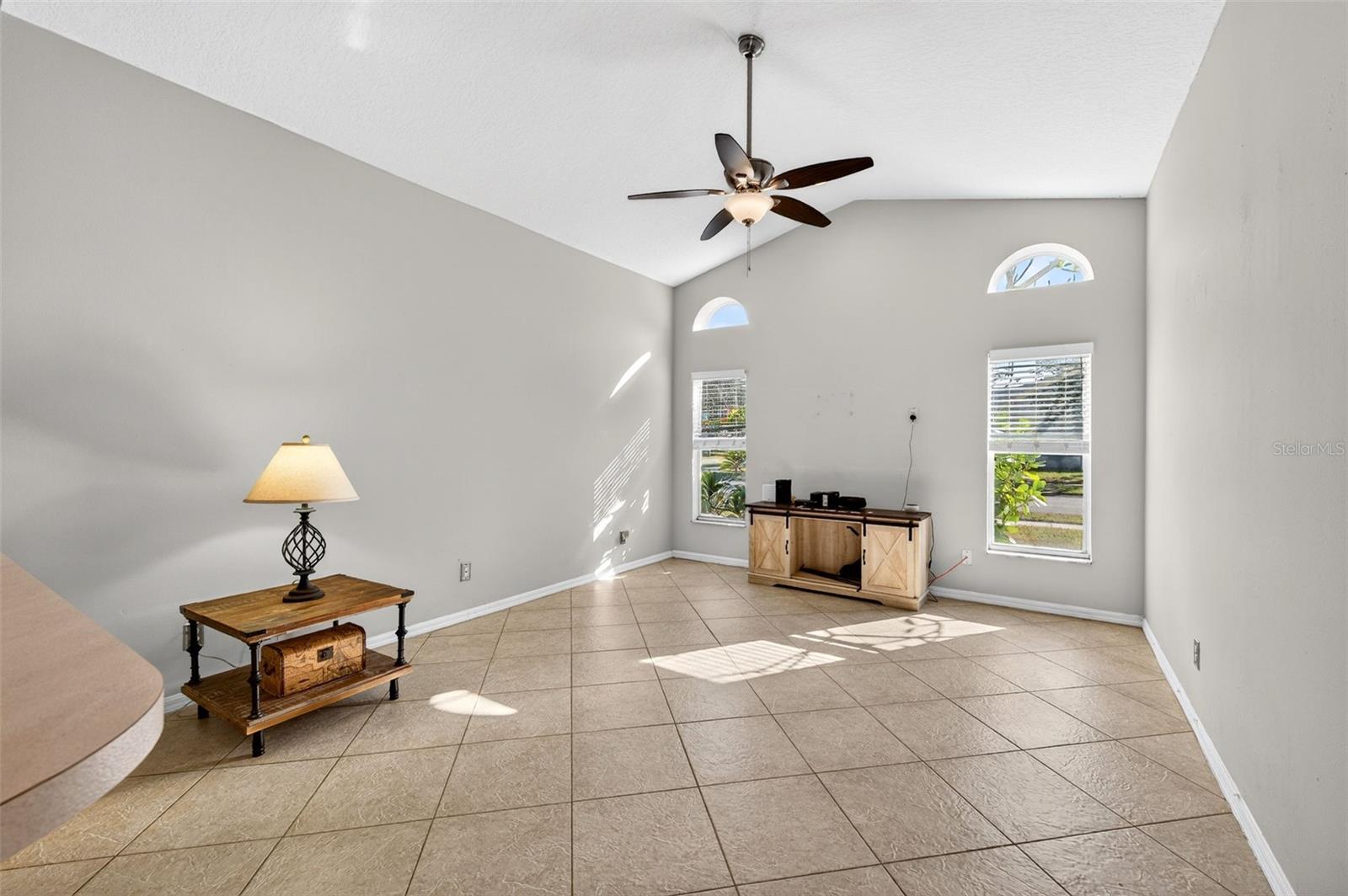 PINEDA CROSSING PH 01 - Residential