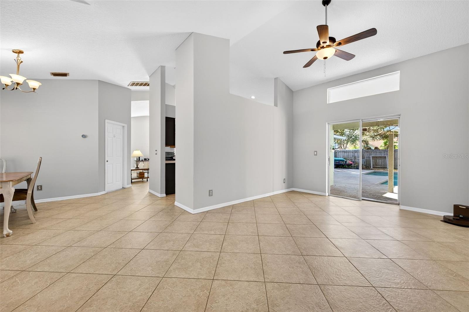 PINEDA CROSSING PH 01 - Residential