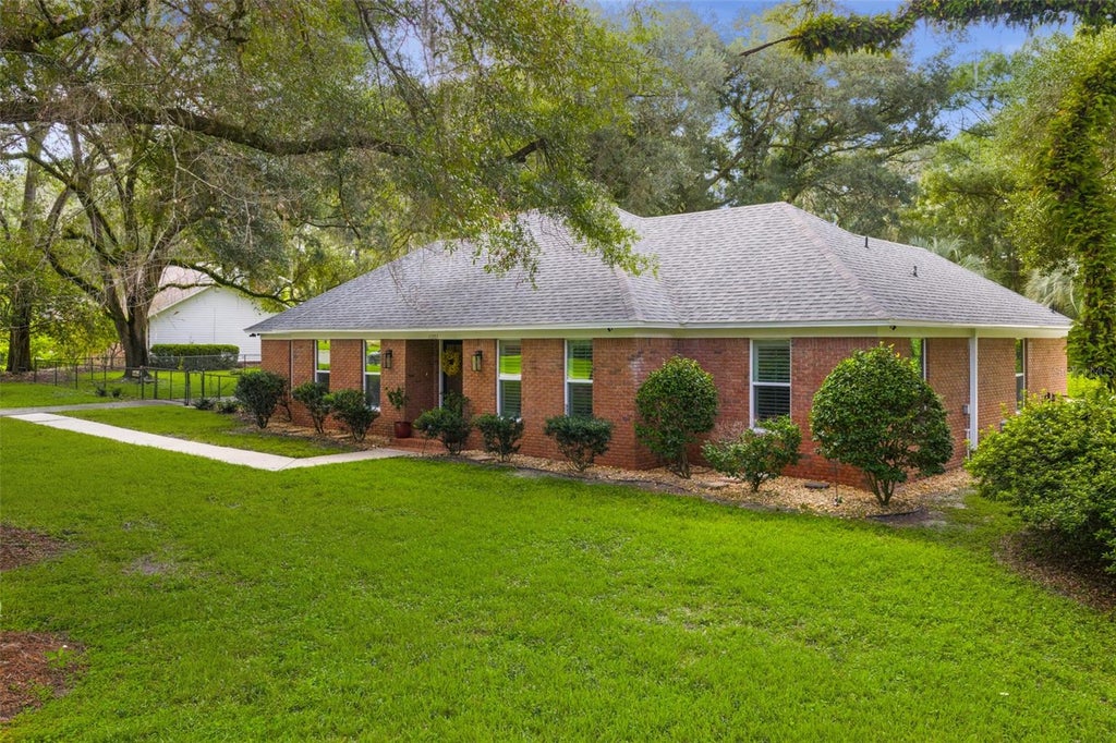 Photo of 11207 NW 14th Avenue, Gainesville, FL 32606 (MLS # GC543226)