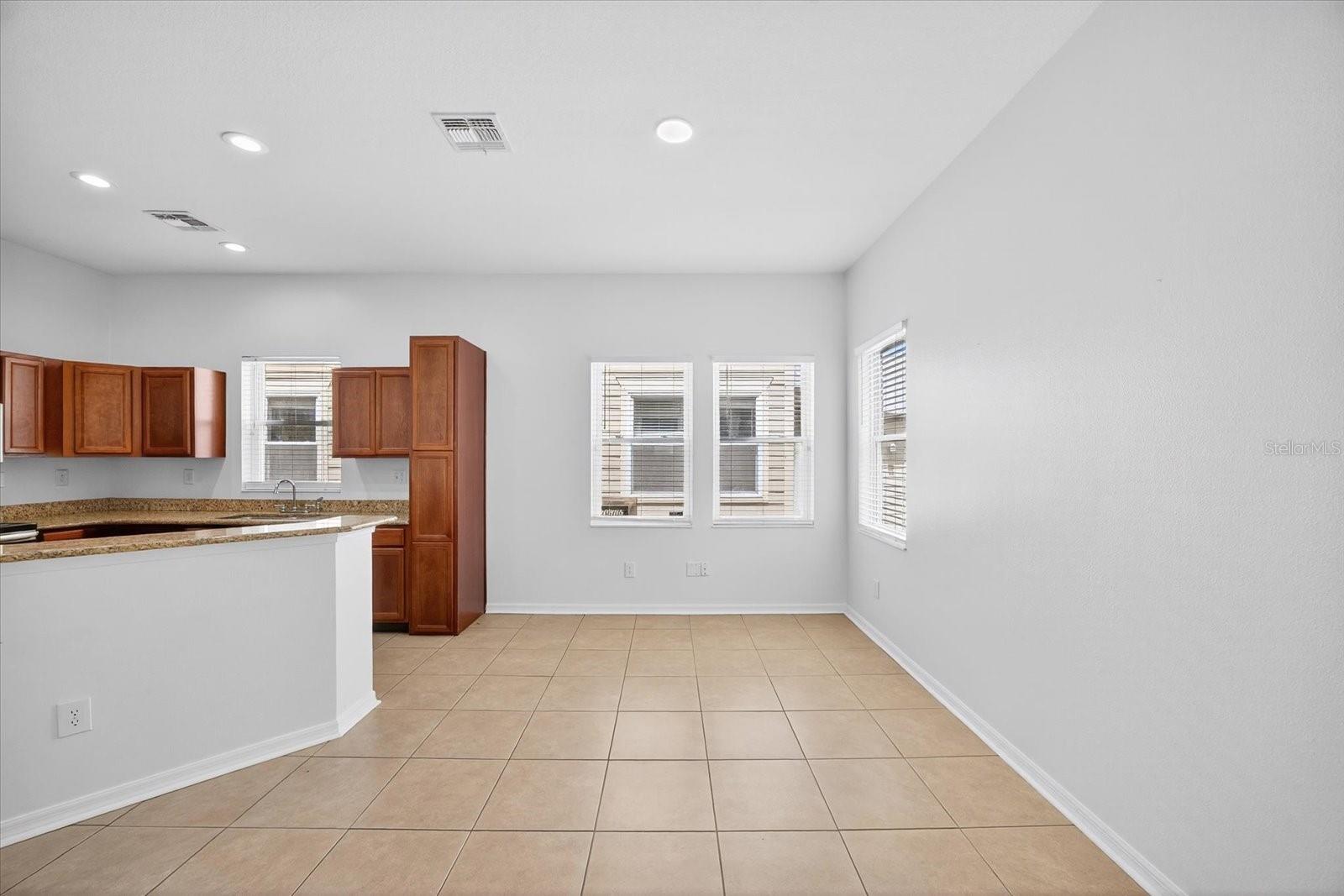 GIUSTOS TWNHMS - Residential Income