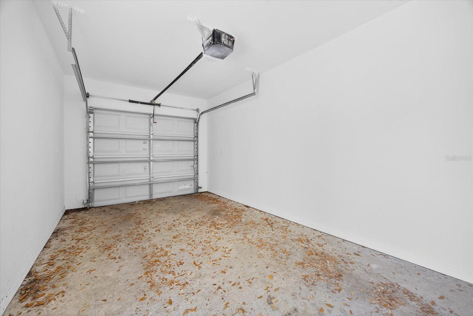 GIUSTOS TWNHMS - Residential Income