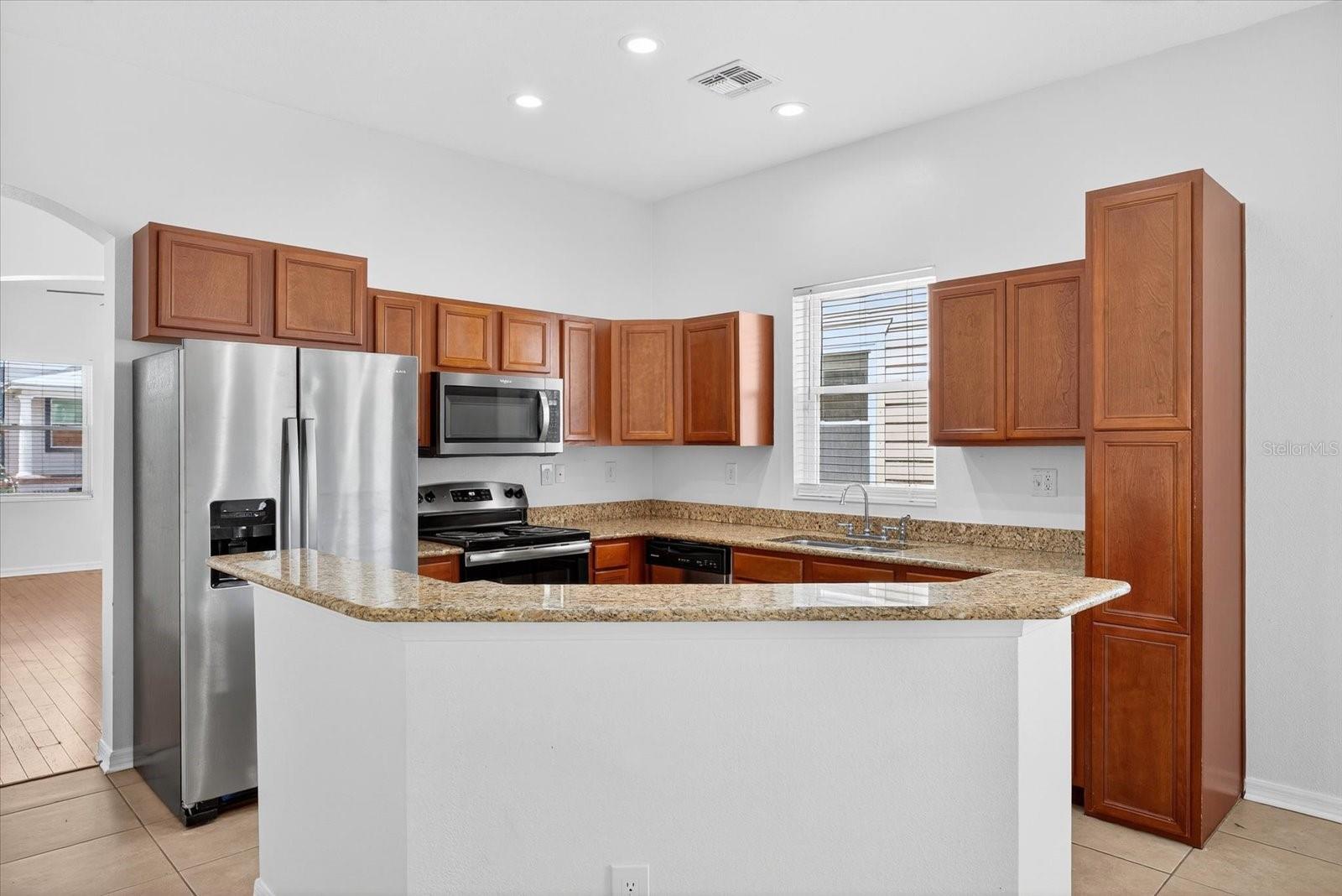 GIUSTOS TWNHMS - Residential Income