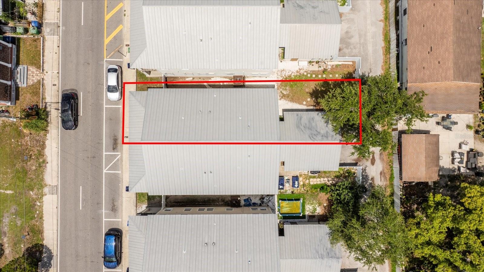 GIUSTOS TWNHMS - Residential Income