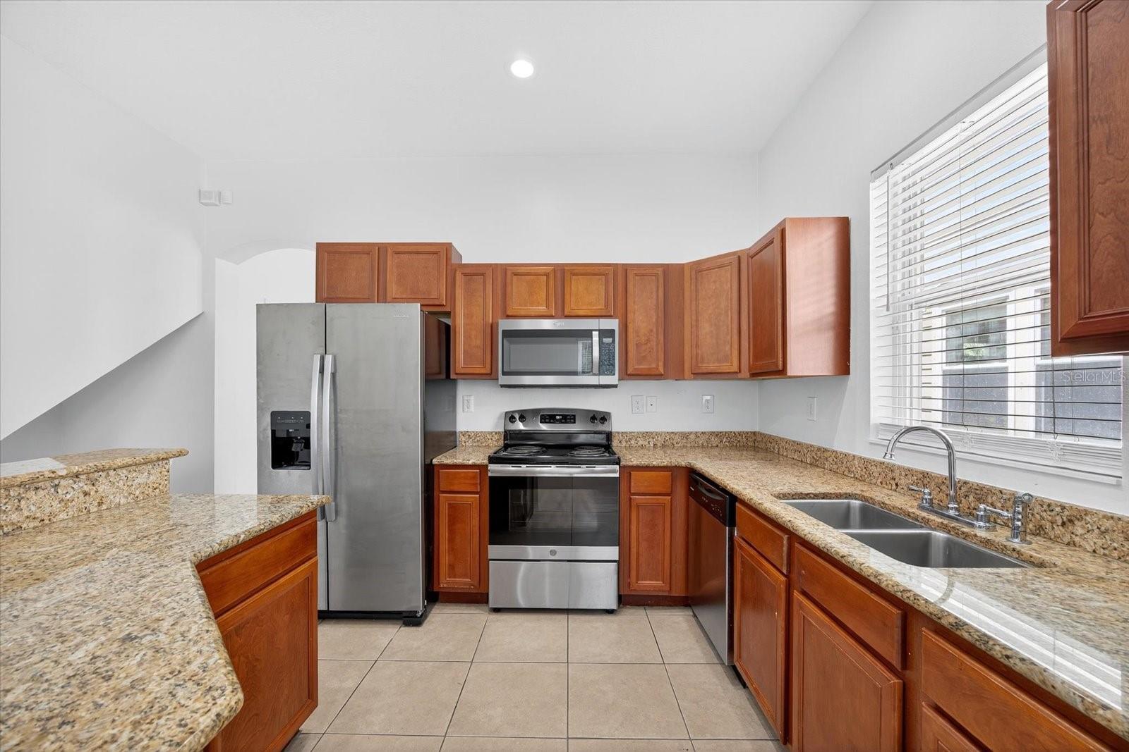 GIUSTOS TWNHMS - Residential Income