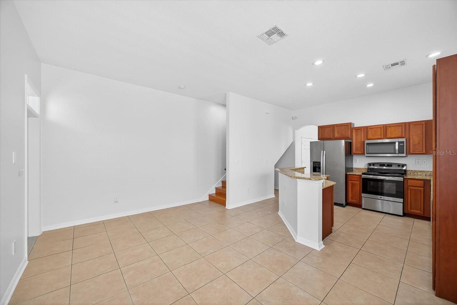 GIUSTOS TWNHMS - Residential Income