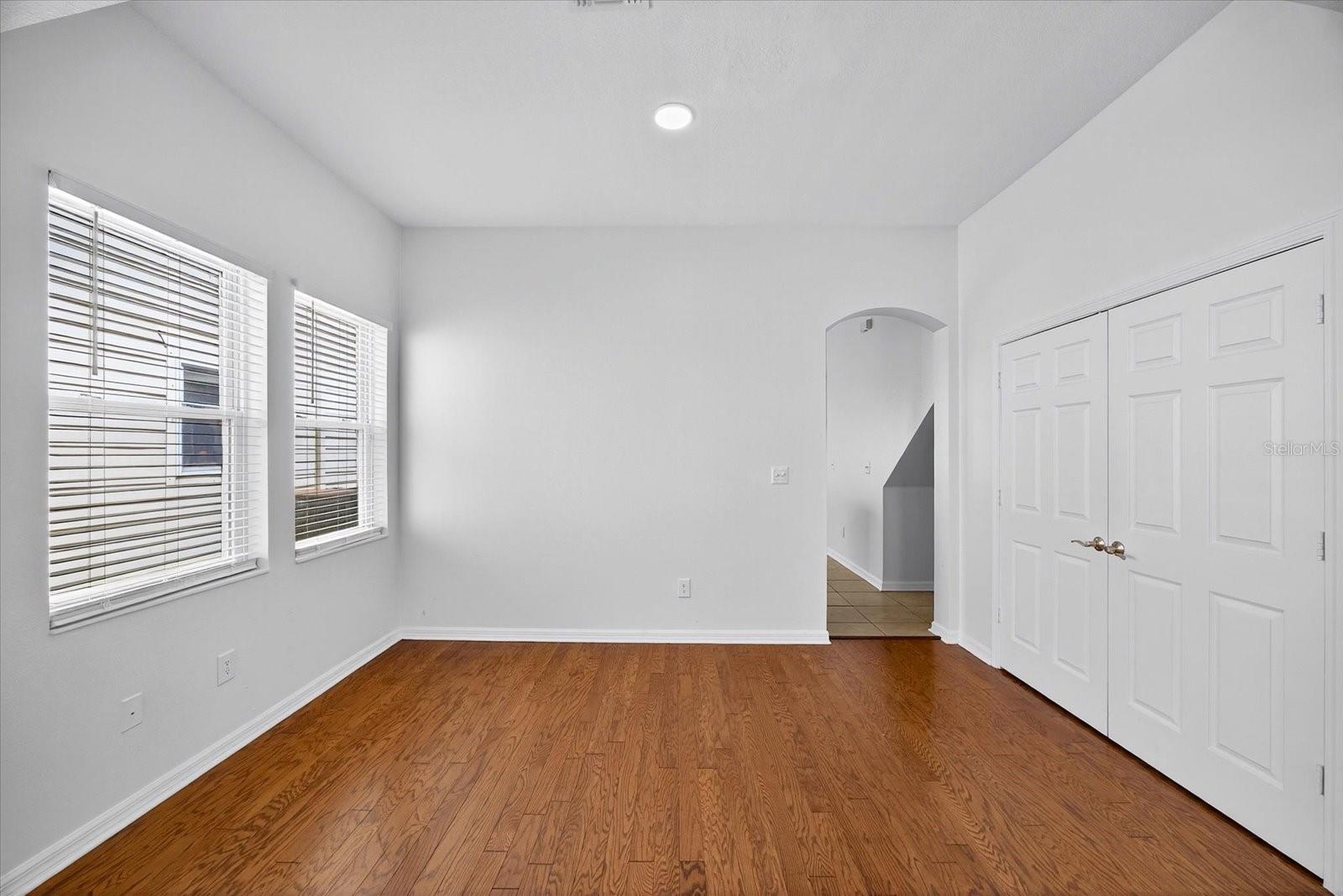 GIUSTOS TWNHMS - Residential Income