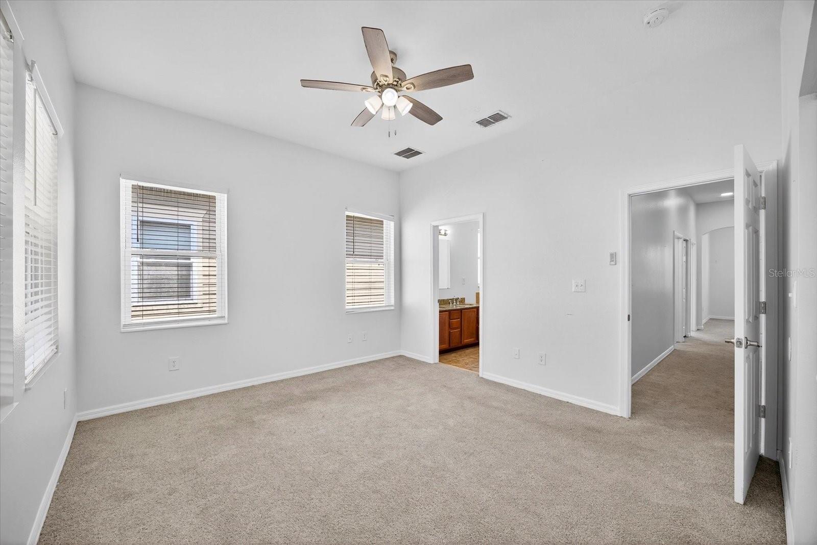 GIUSTOS TWNHMS - Residential Income