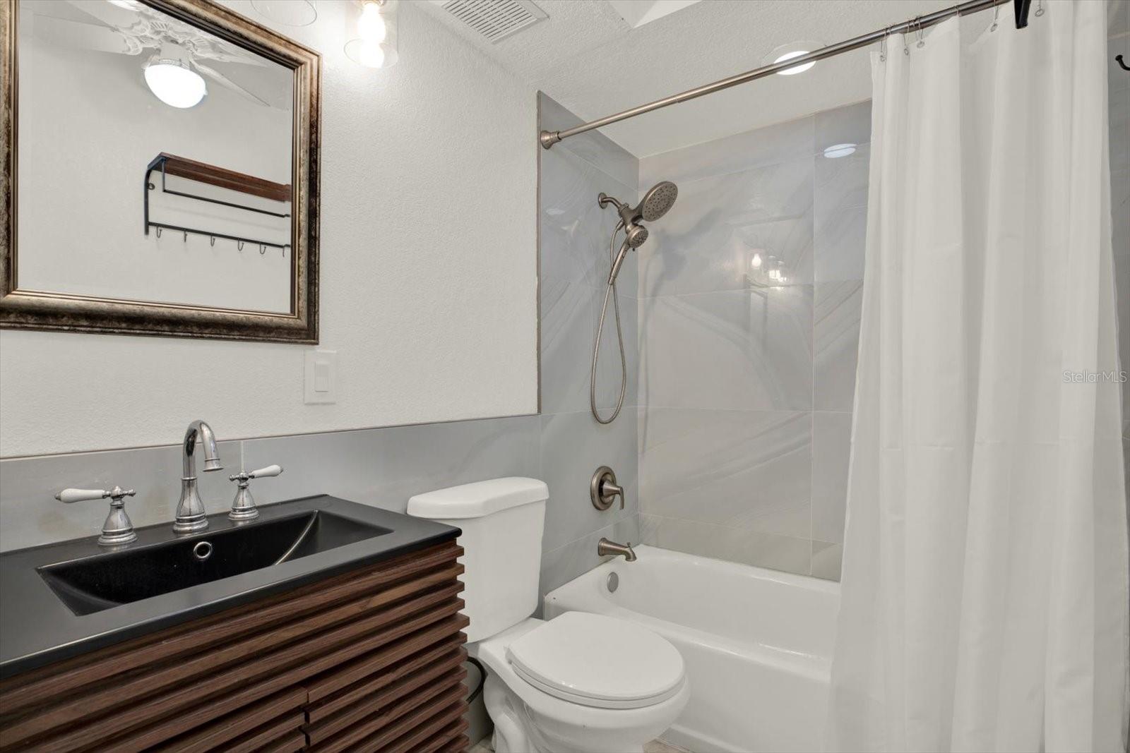 BOCA SHORES CONDO - Residential Lease