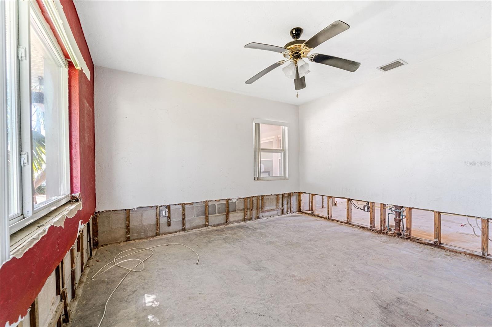 ST PETERSBURG BEACH NORTH UNIT 4 - Residential