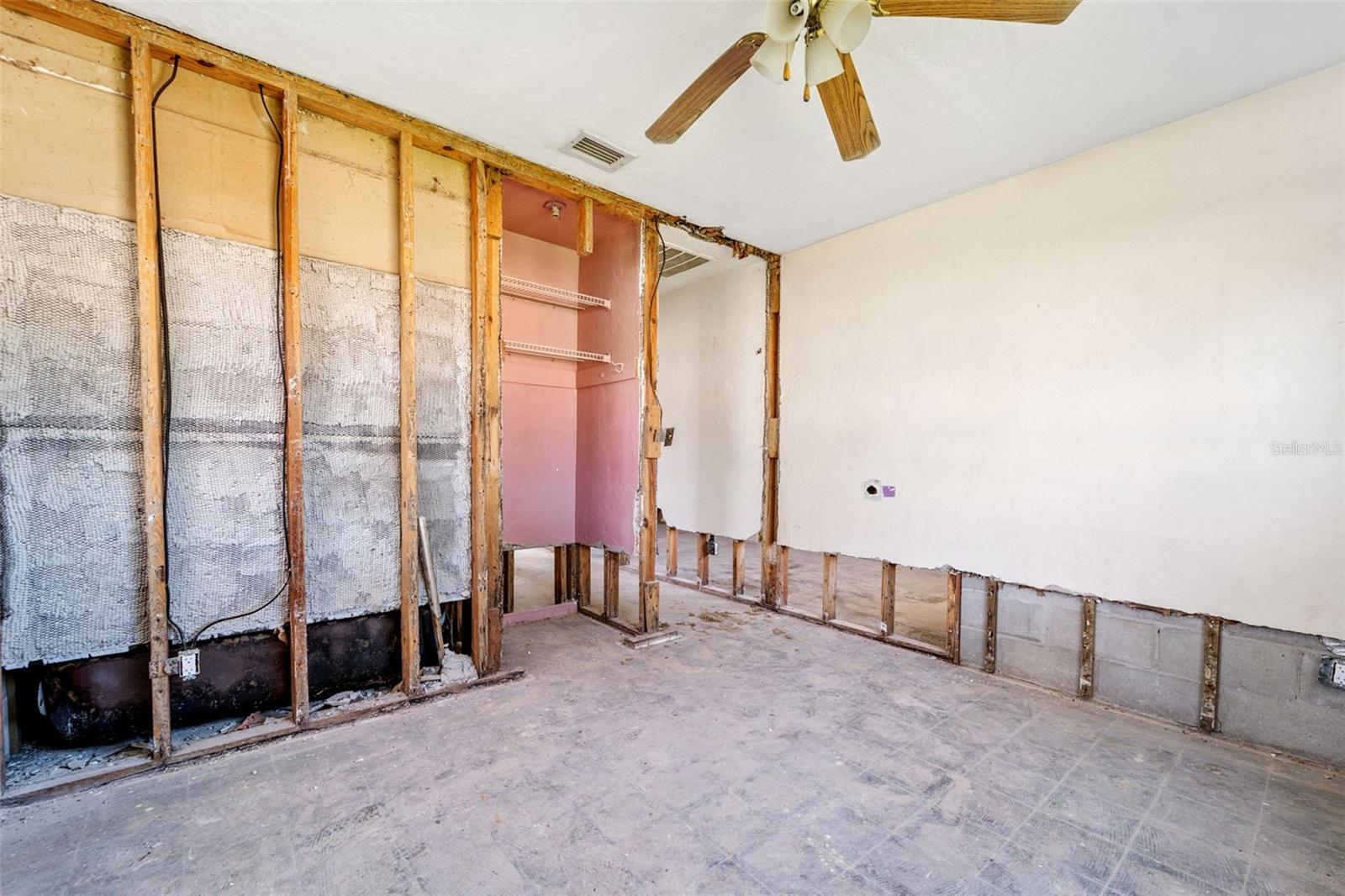 ST PETERSBURG BEACH NORTH UNIT 4 - Residential
