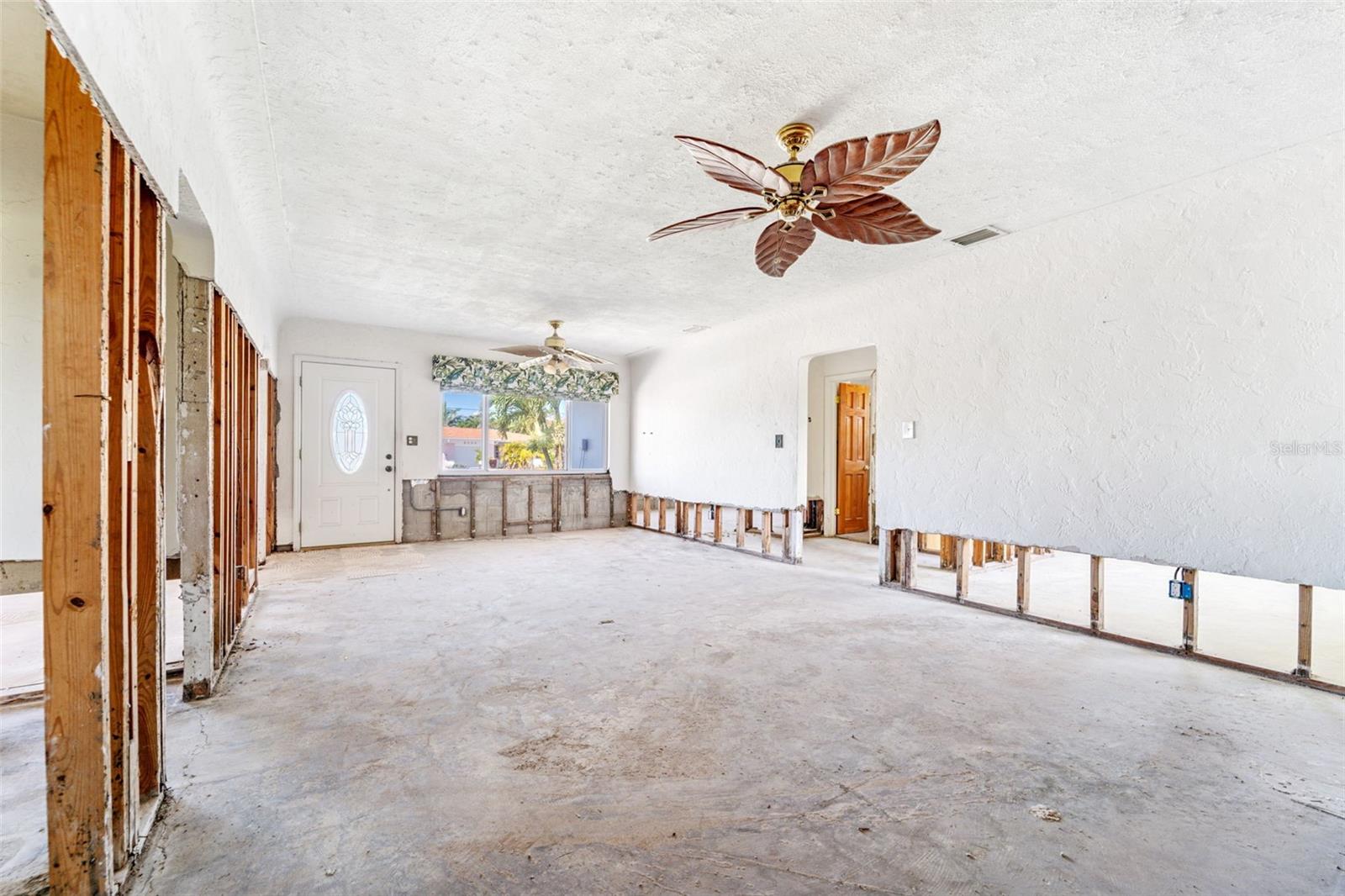 ST PETERSBURG BEACH NORTH UNIT 4 - Residential