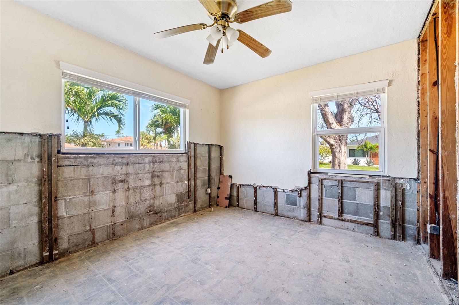 ST PETERSBURG BEACH NORTH UNIT 4 - Residential