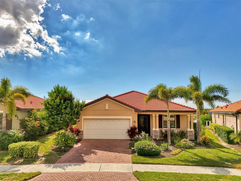 Photo of 10196 Crooked Creek Drive, Venice, FL 34293 (MLS # D6144504)