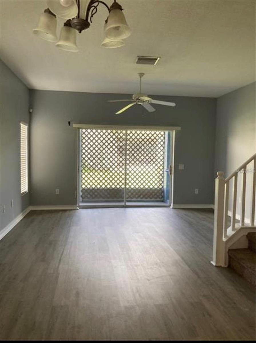 KINGS LAKE TWNHMS - Residential Lease