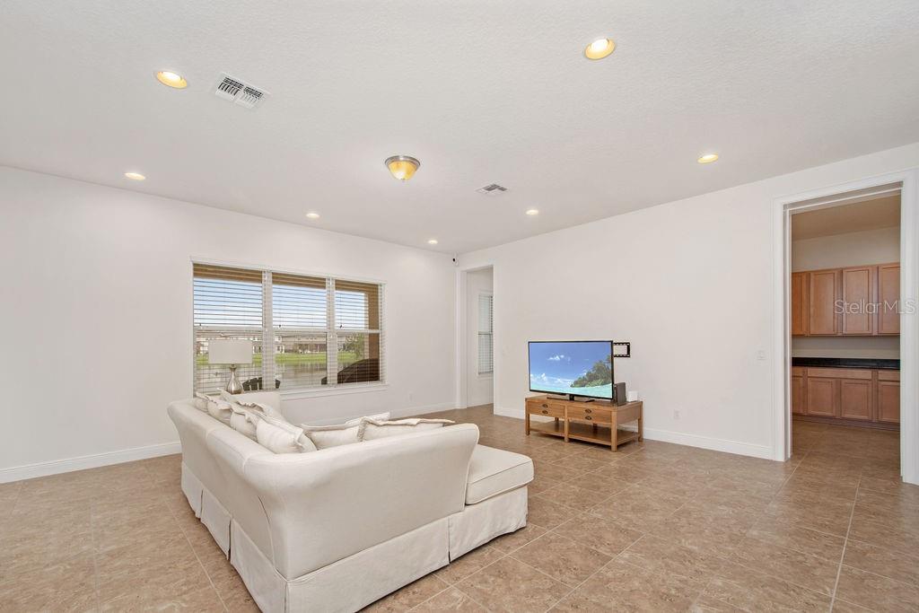 ENCLAVE - Residential