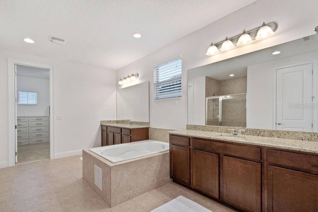 ENCLAVE - Residential