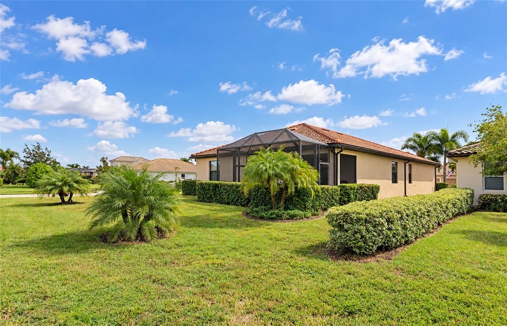 Photo of 4761 Royal Dornoch Circle, Bradenton, FL 34211 (MLS # A4707970)