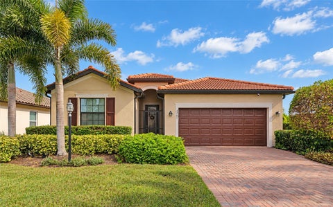 Photo of 4761 Royal Dornoch Circle, Bradenton, FL 34211 (MLS # A4707970)