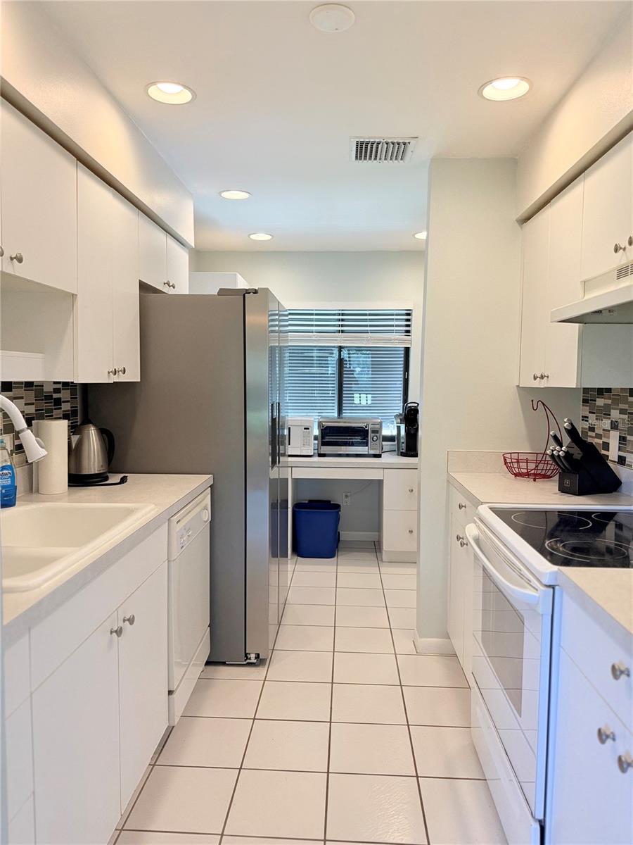 LONGWATER CHASE - Residential Lease
