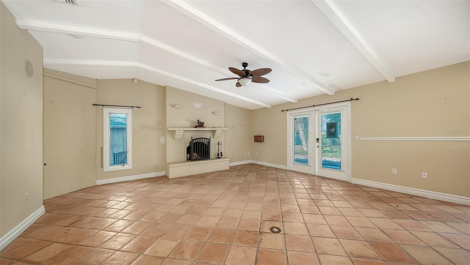 ACREAGE & UNREC - Residential