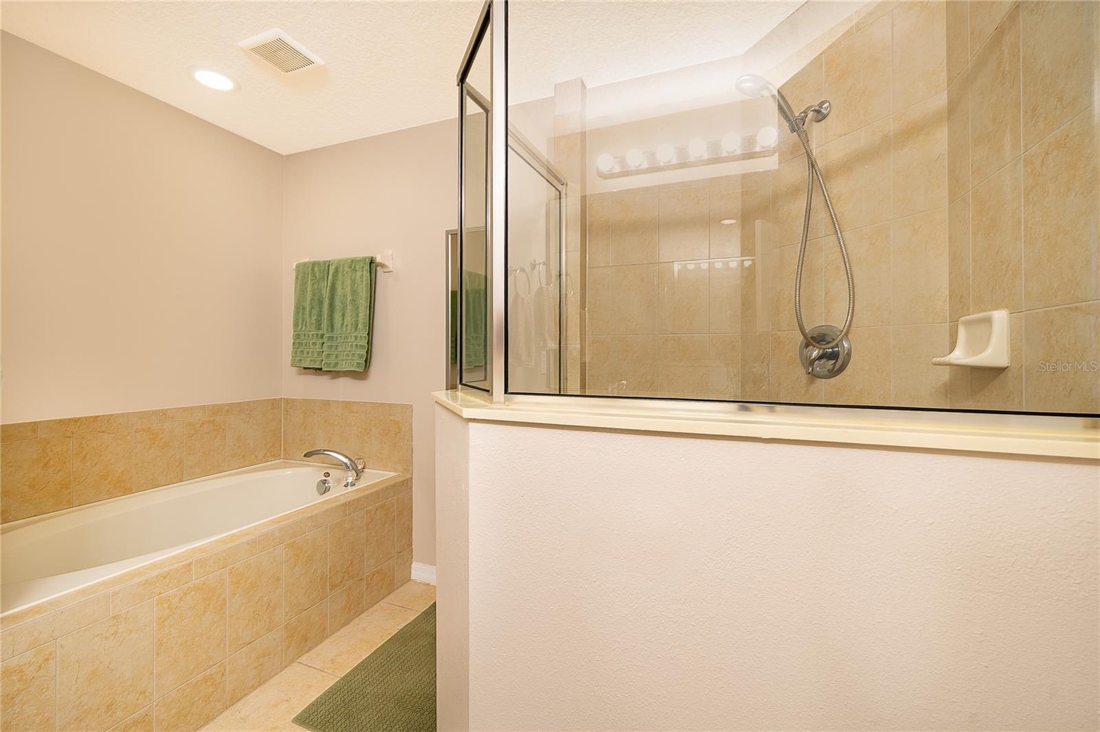 CLAYTON CROSSING TWNHMS SECOND AMD - Residential