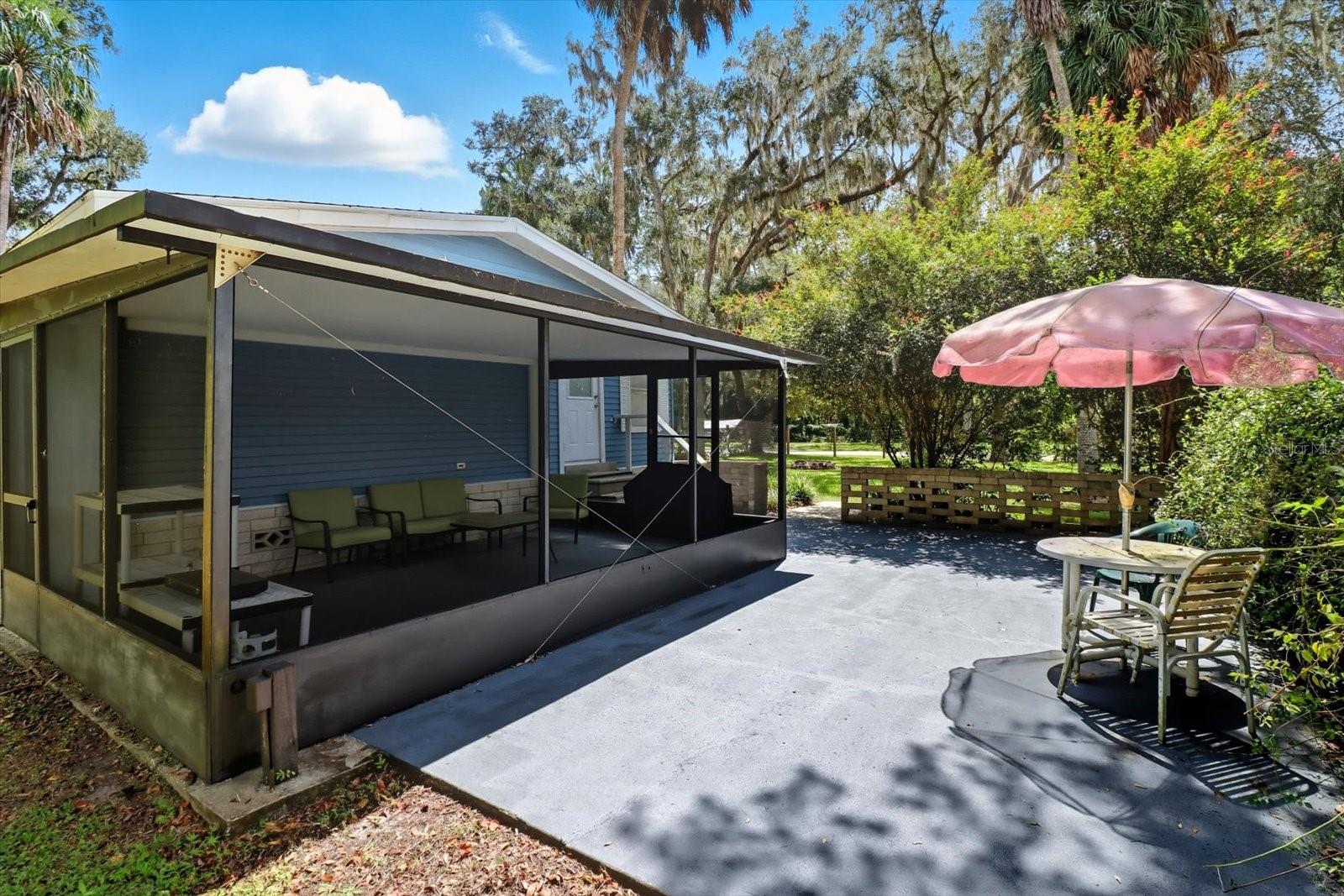 RIVER RETREATS - Residential