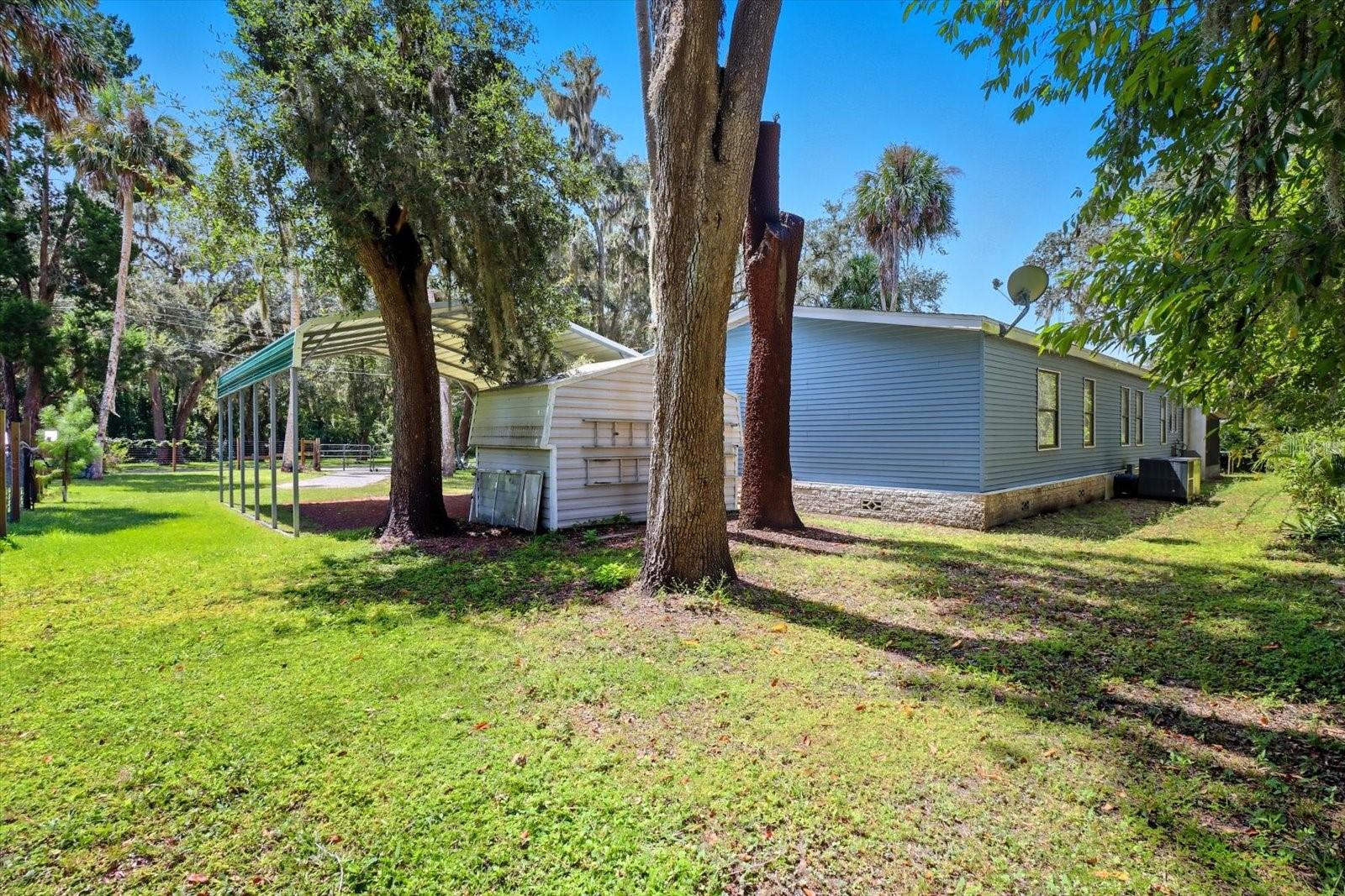 RIVER RETREATS - Residential