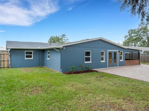 A home in LAKELAND