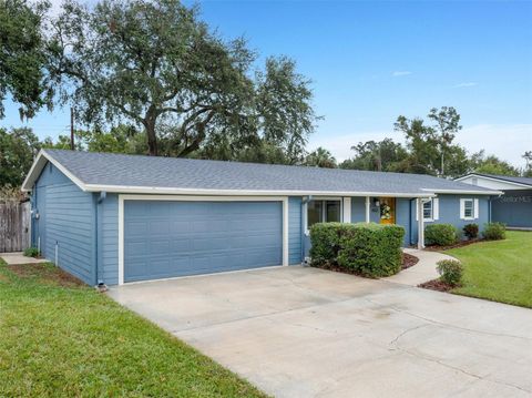 A home in LAKELAND