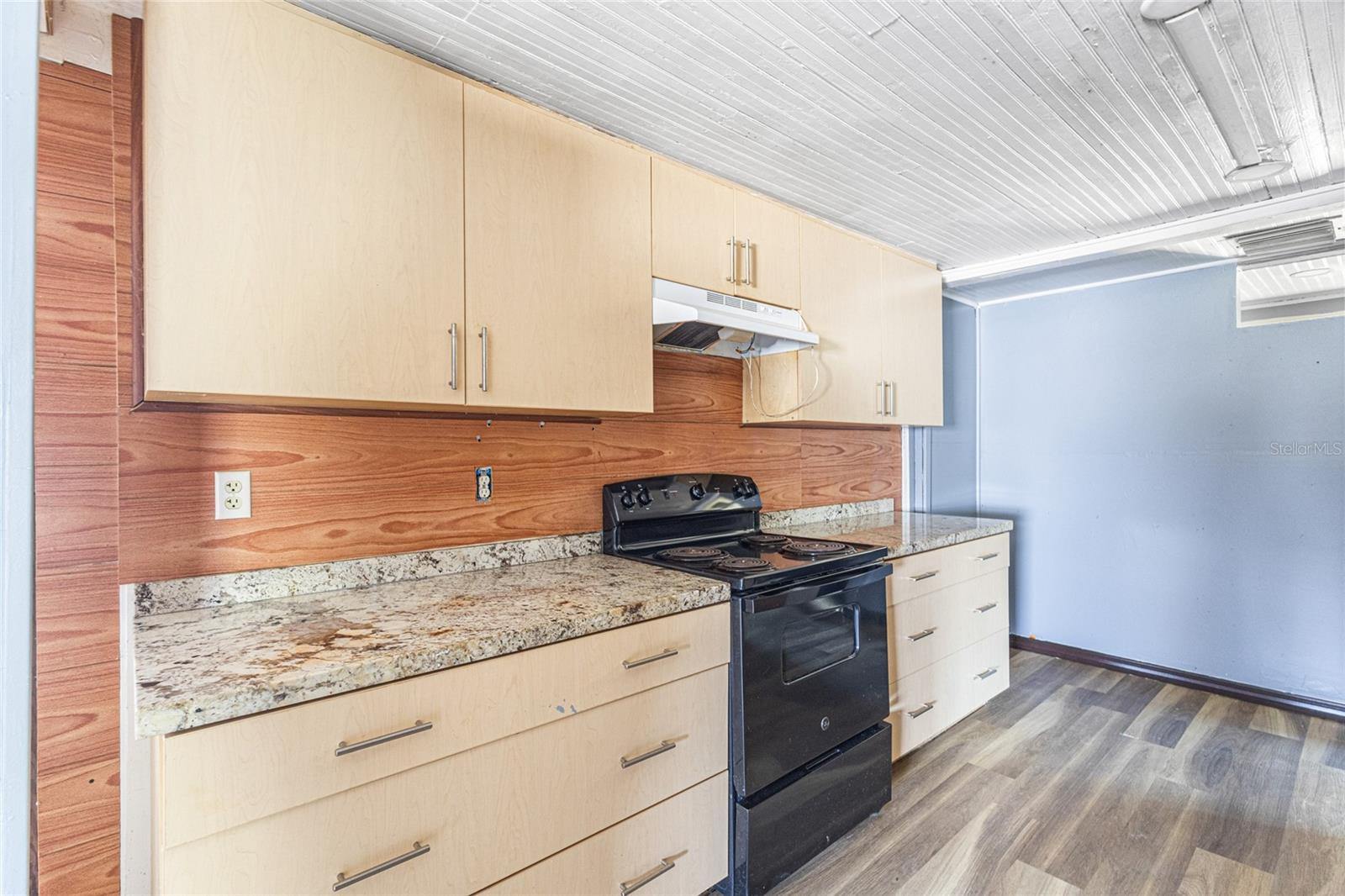 AUBURNDALE HEIGHTS - Residential Lease