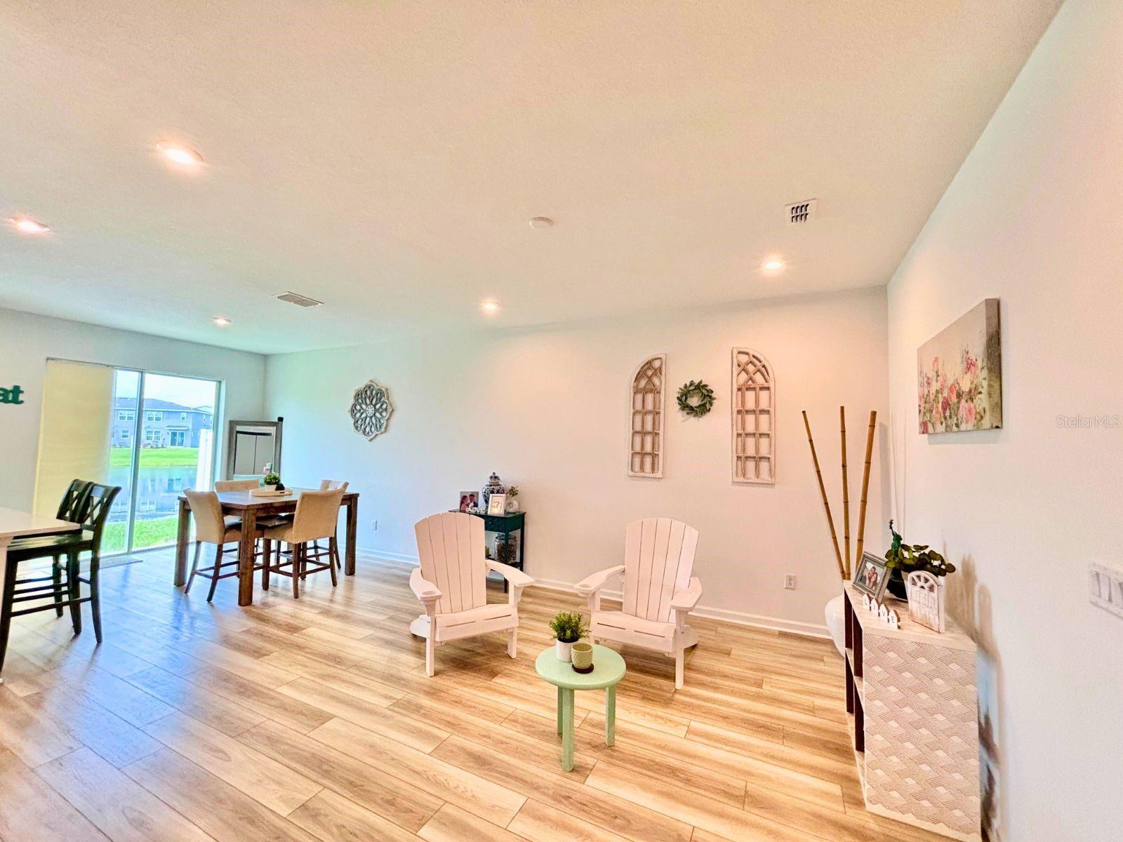 1005 SPRING PALMS LOOP