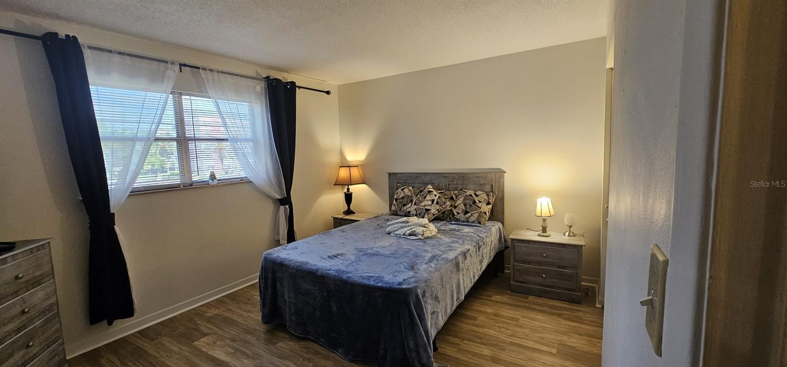 PARADISE SHORES - Residential Lease