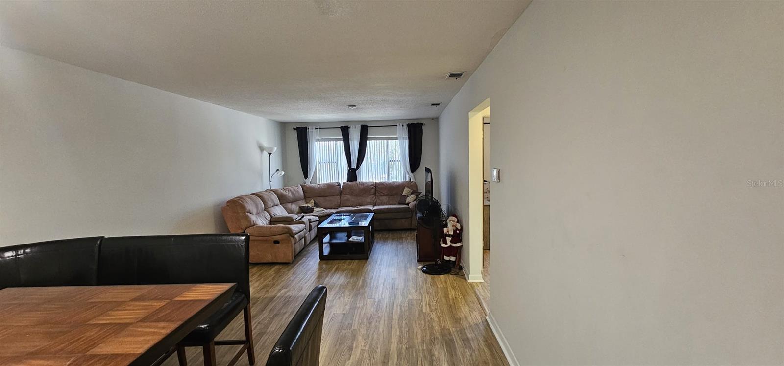 PARADISE SHORES - Residential Lease