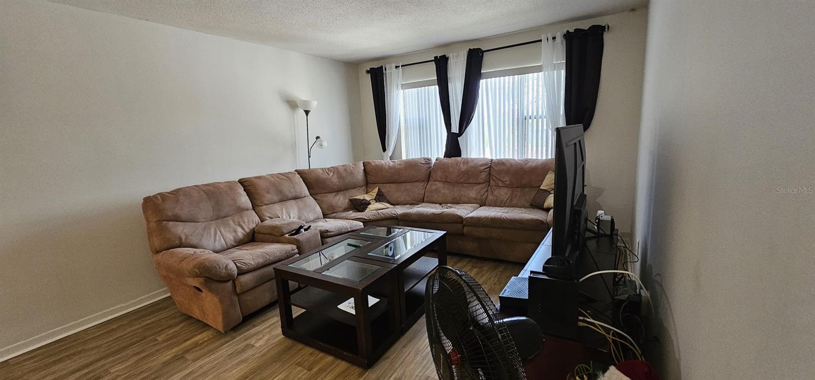PARADISE SHORES - Residential Lease