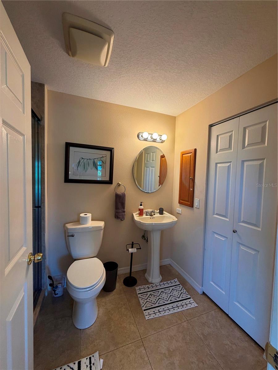 BEE RIDGE TOWN OF TOWNSITE - Residential Lease