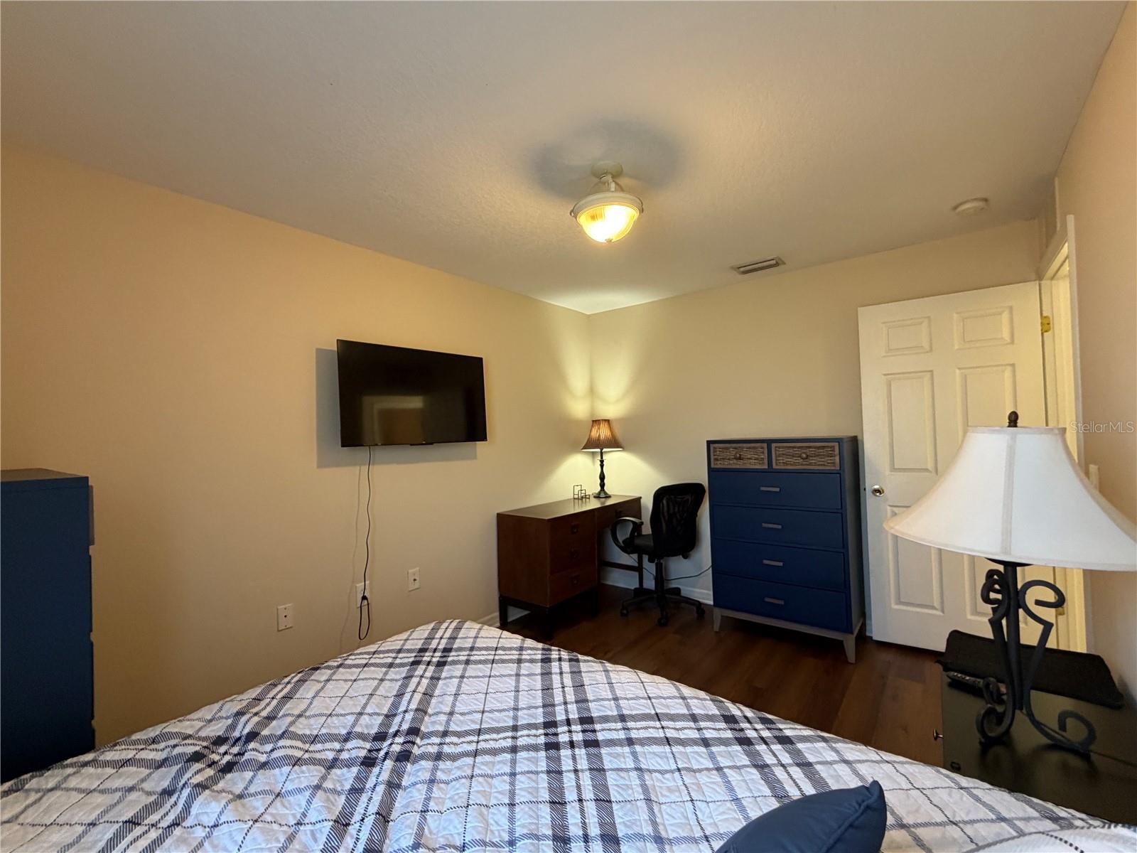 BEE RIDGE TOWN OF TOWNSITE - Residential Lease